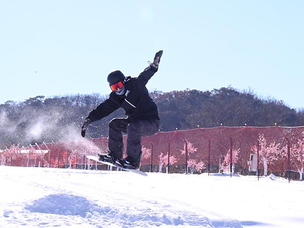 1641896610513251.jpg 曲阜蝸牛谷滑雪場與小泥人合作介紹.jpg