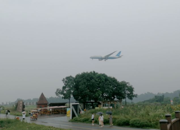 空港花田景區(qū)智能語(yǔ)音導(dǎo)覽上線自由添加語(yǔ)音類型.png