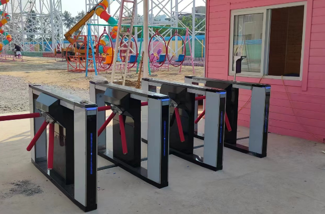 游樂園電子票系統建設服務商選擇指南.png 游樂園電子票系統建設服務商選擇指南.png